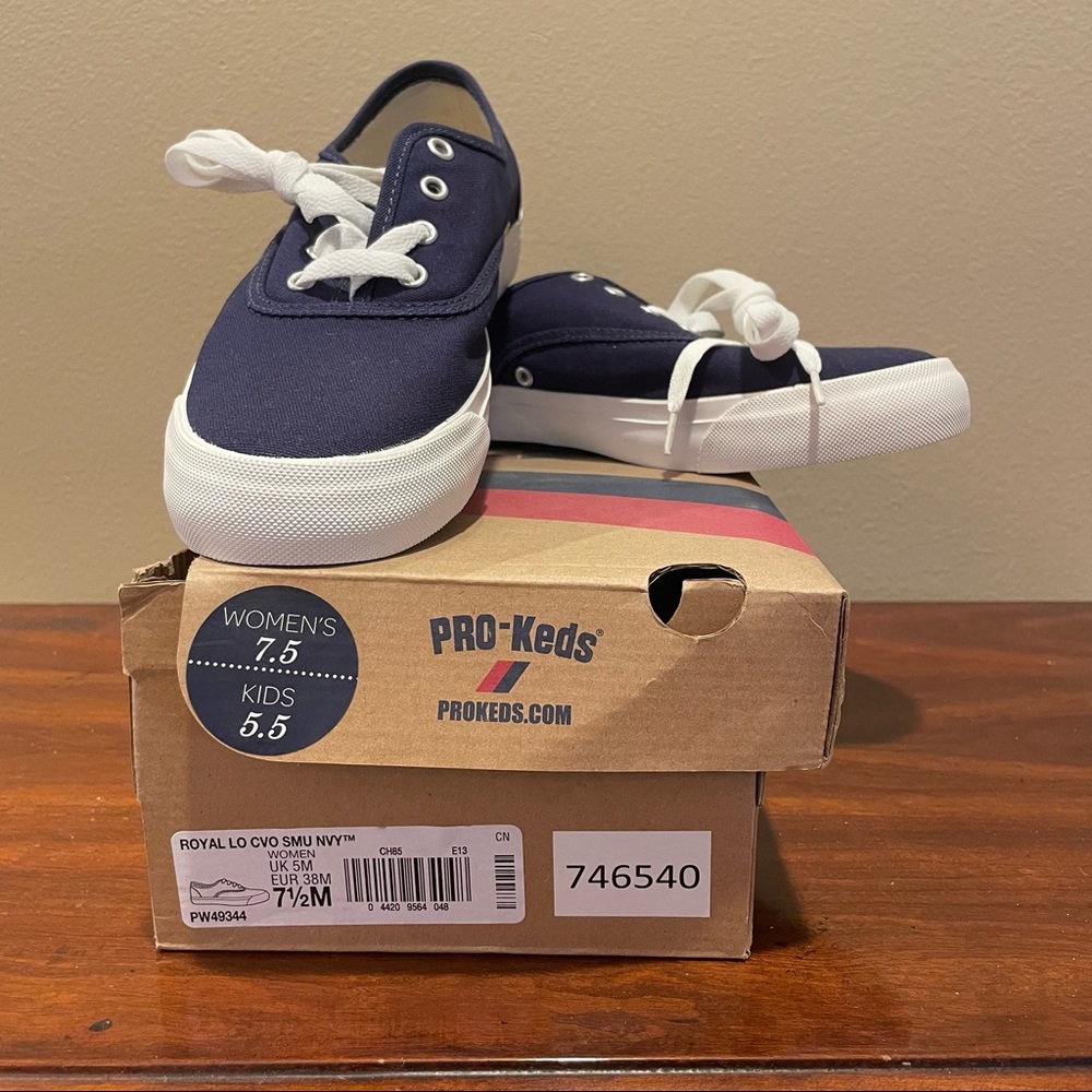 Brand new in box navy blue Keds tennis shoes